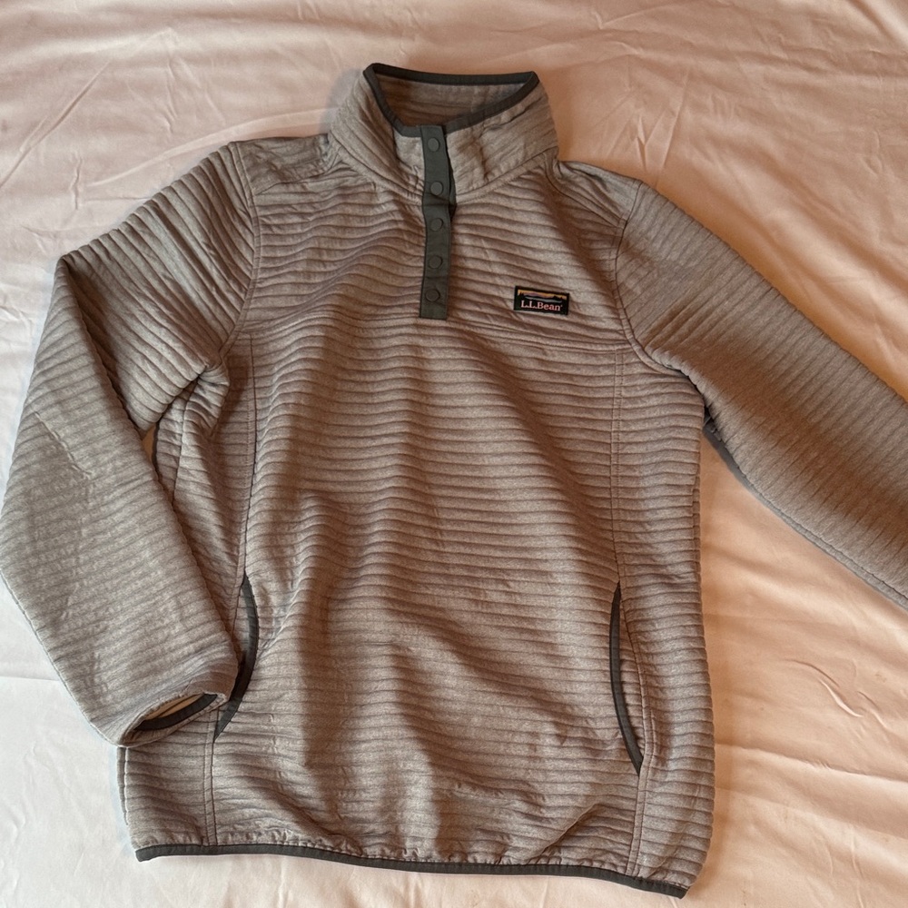 L.L. Bean mens Gray pullover top